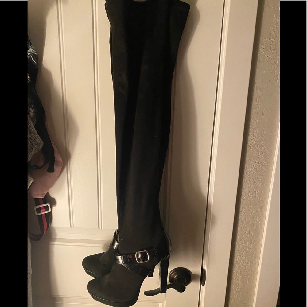 Long black thigh high boots Jennifer Lopez